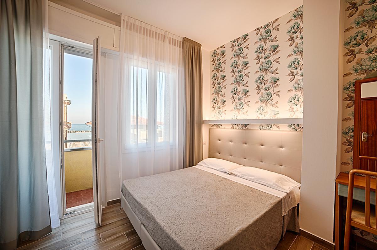 Hotel Mirabel Ρίμινι Εξωτερικό φωτογραφία