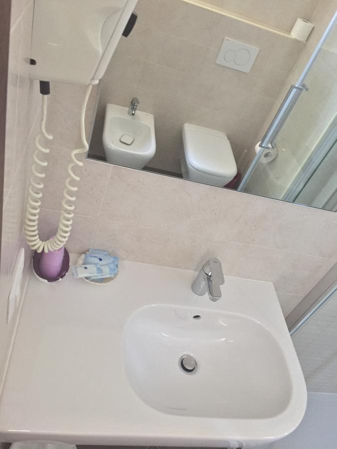 Hotel Mirabel Ρίμινι Εξωτερικό φωτογραφία
