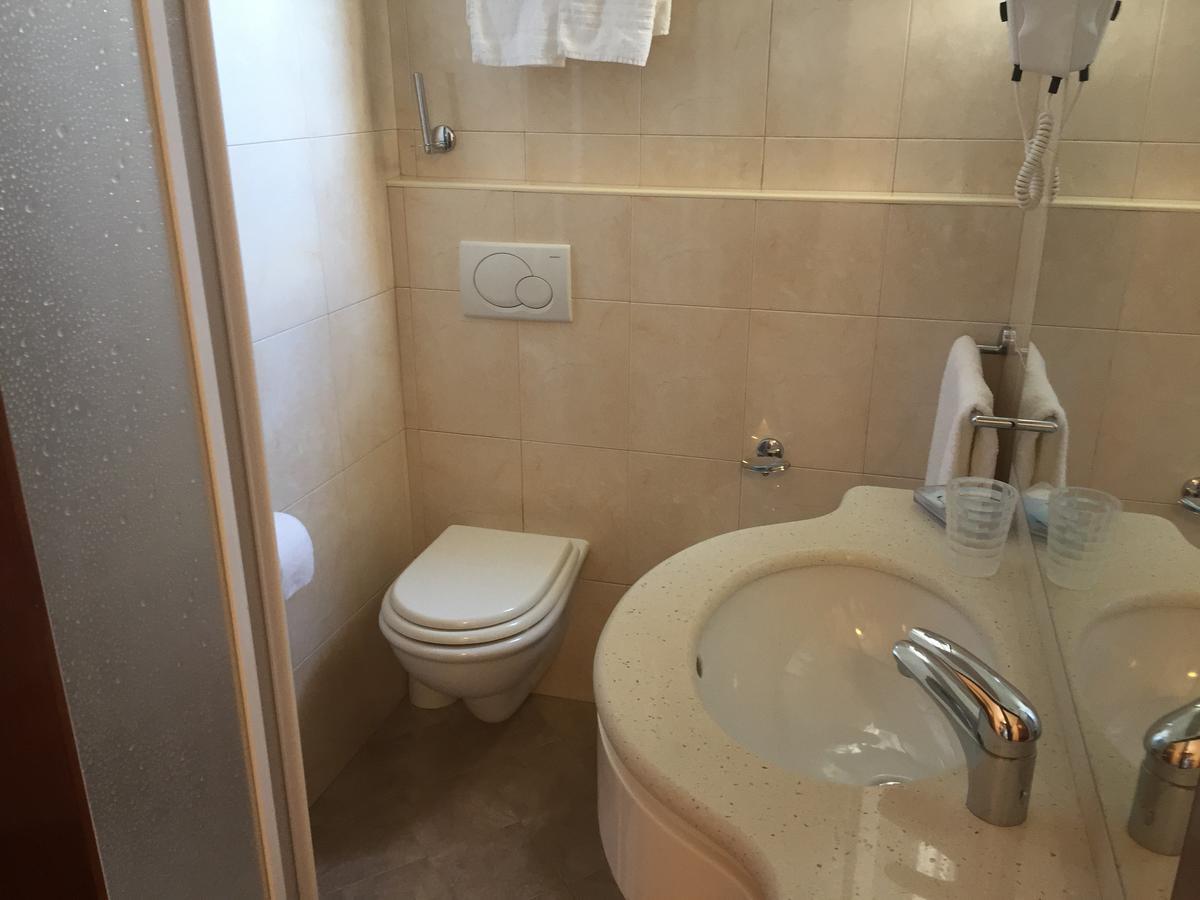 Hotel Mirabel Ρίμινι Εξωτερικό φωτογραφία