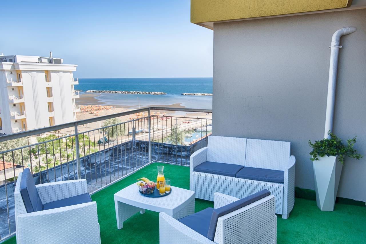 Hotel Mirabel Ρίμινι Εξωτερικό φωτογραφία