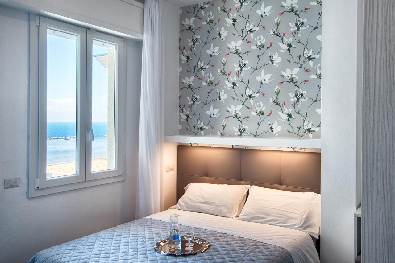 Hotel Mirabel Ρίμινι Εξωτερικό φωτογραφία