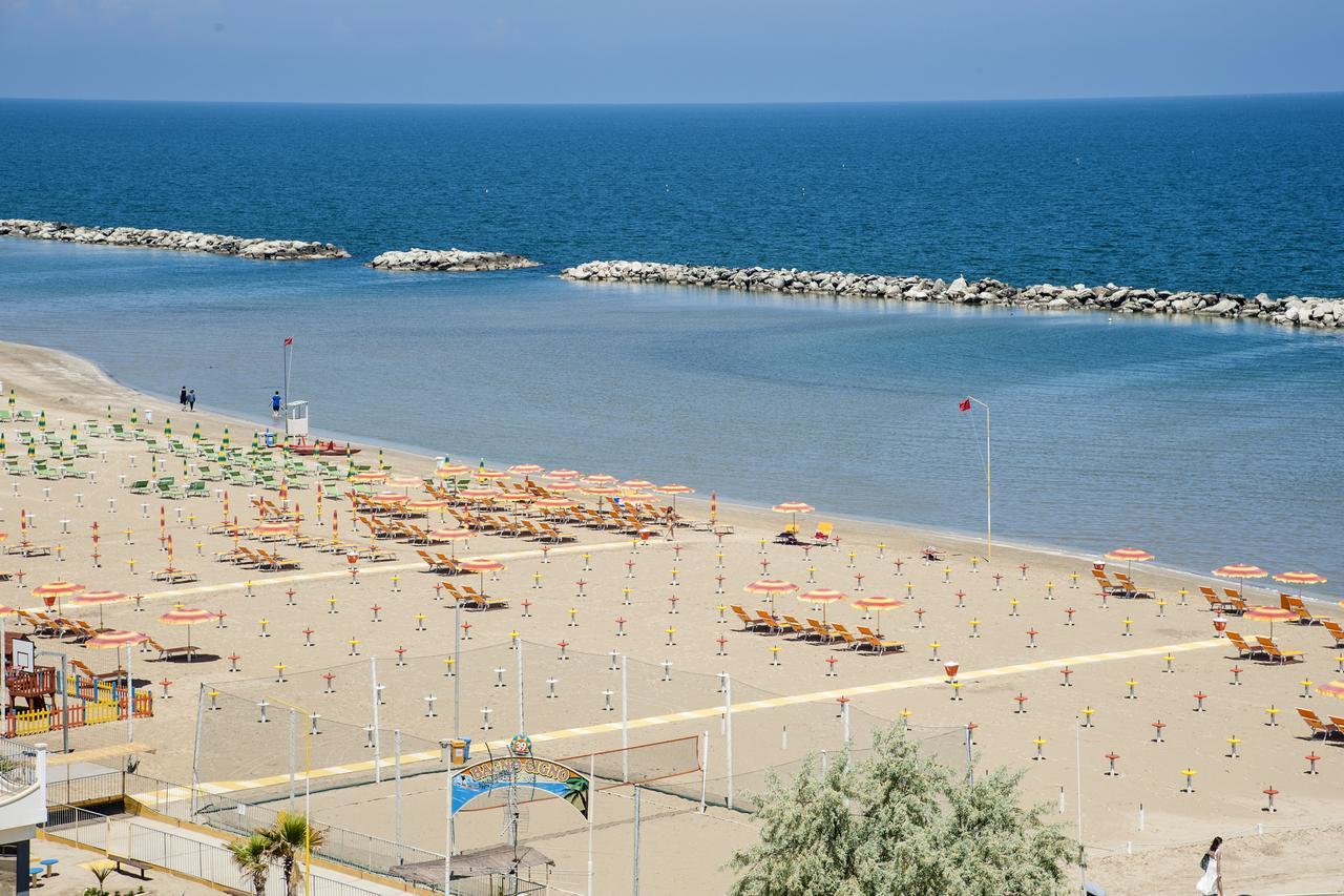 Hotel Mirabel Ρίμινι Εξωτερικό φωτογραφία