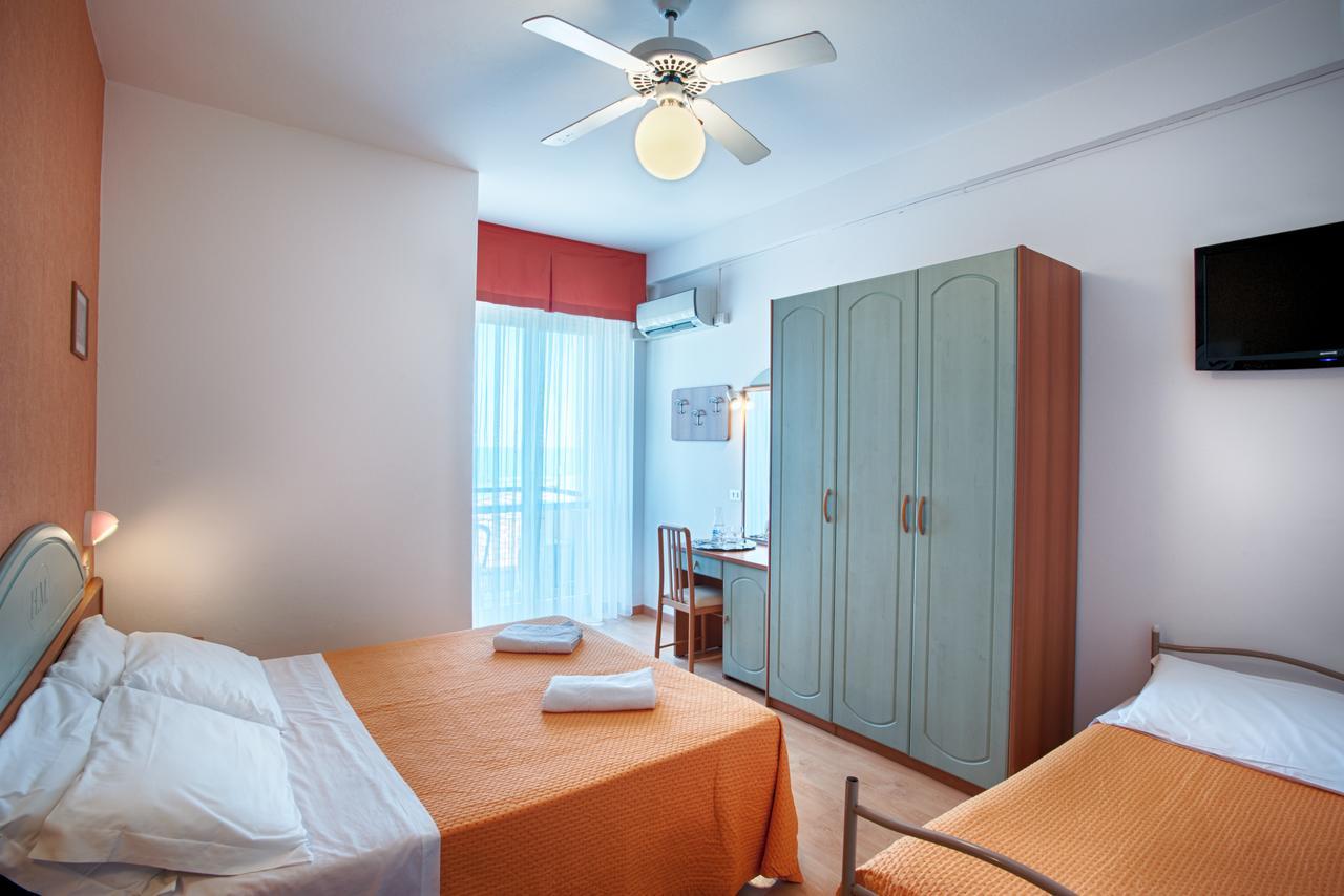 Hotel Mirabel Ρίμινι Εξωτερικό φωτογραφία